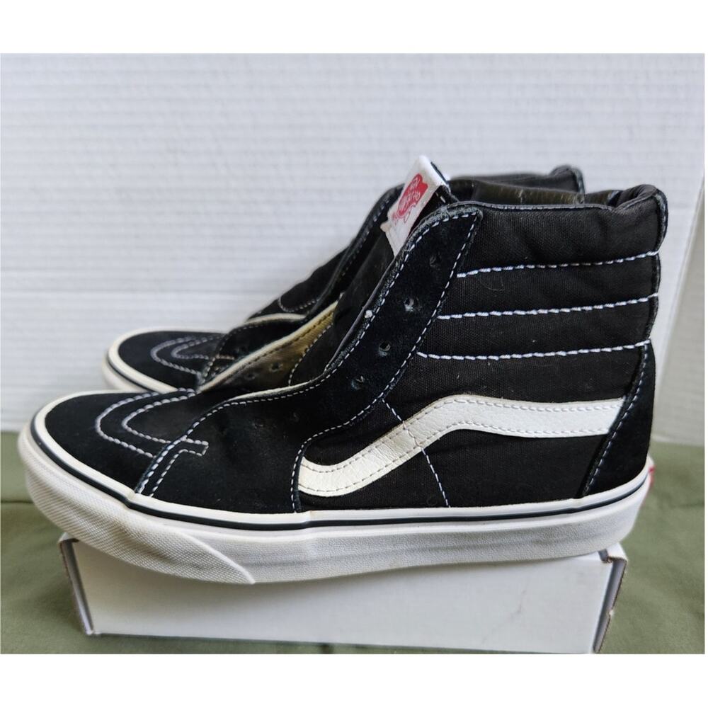 Vans Off the Wall Women Size 7 Men Size 5.5 Black White High Top Skater Shoes